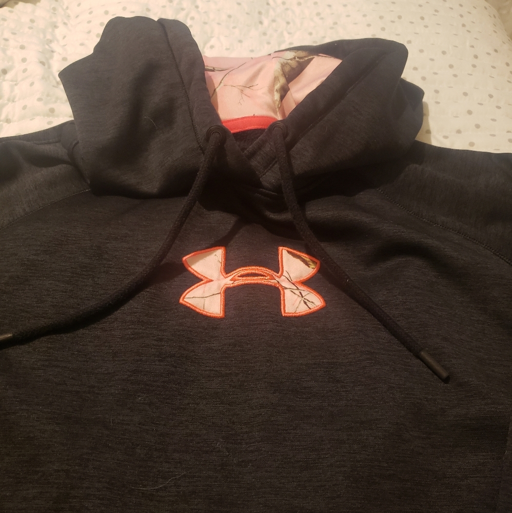Underarmor hoodie